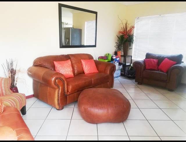 2 BEDROOM HOUSE RENTED IN AZALEA PARK